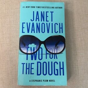Two for the Dough Janet Evanovich Stephanie Plum Novel Paperback Mystery